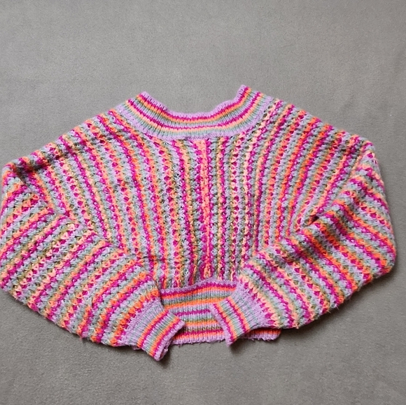 Soft and cozy colourful oversized cropped V-neck cardigan - Picture 7 of 13